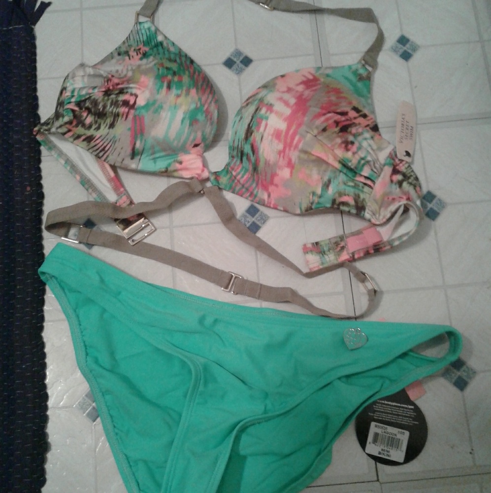 Swimsuit - Picture 1 of 4